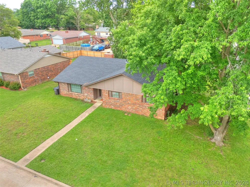 1201 Guinn Lane Bartlesville, OK 74006