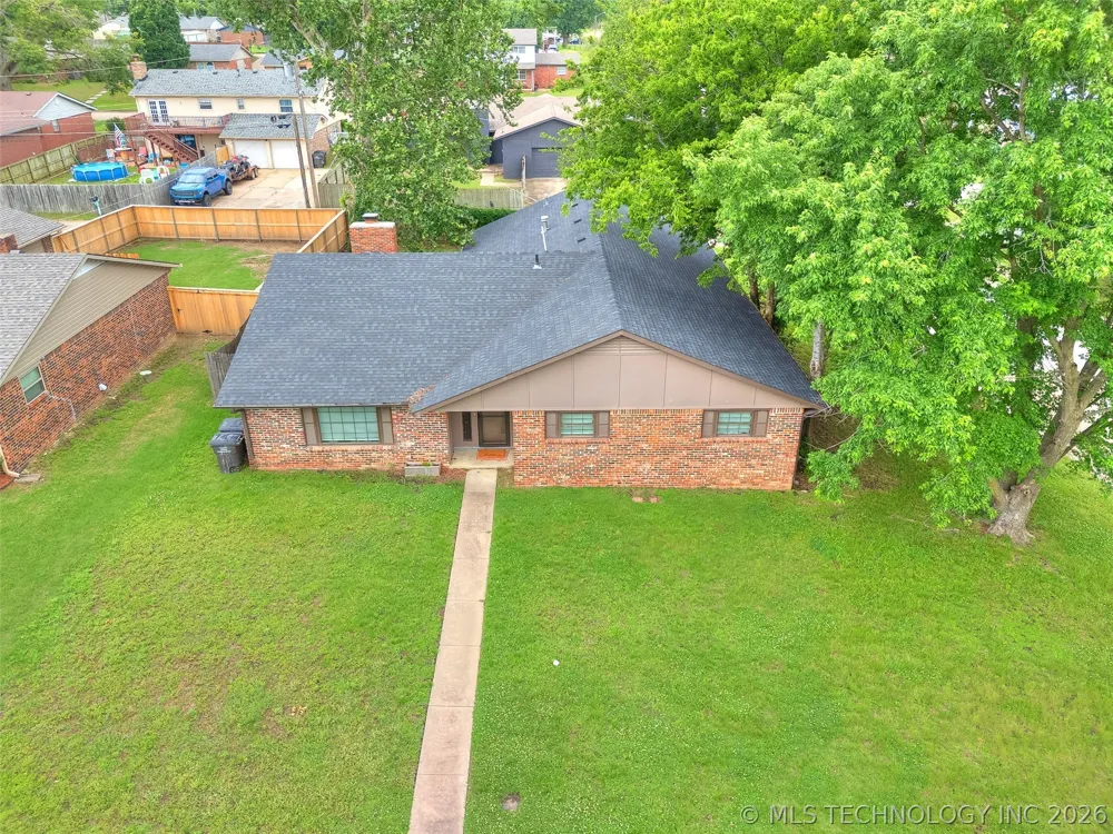 1201 Guinn Lane Bartlesville, OK 74006