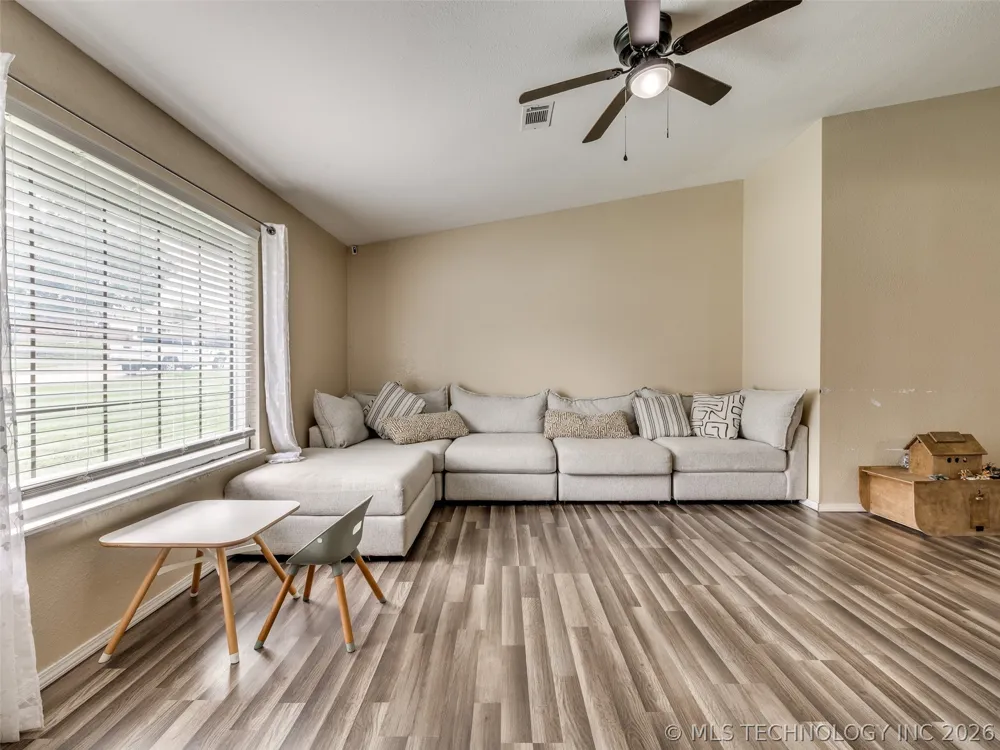 1201 Guinn Lane Bartlesville, OK 74006
