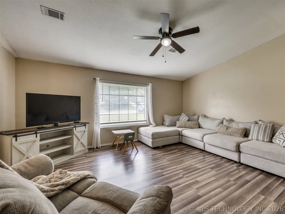 1201 Guinn Lane Bartlesville, OK 74006