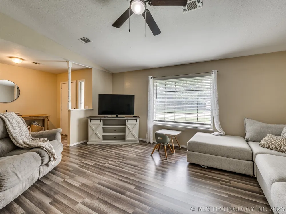 1201 Guinn Lane Bartlesville, OK 74006