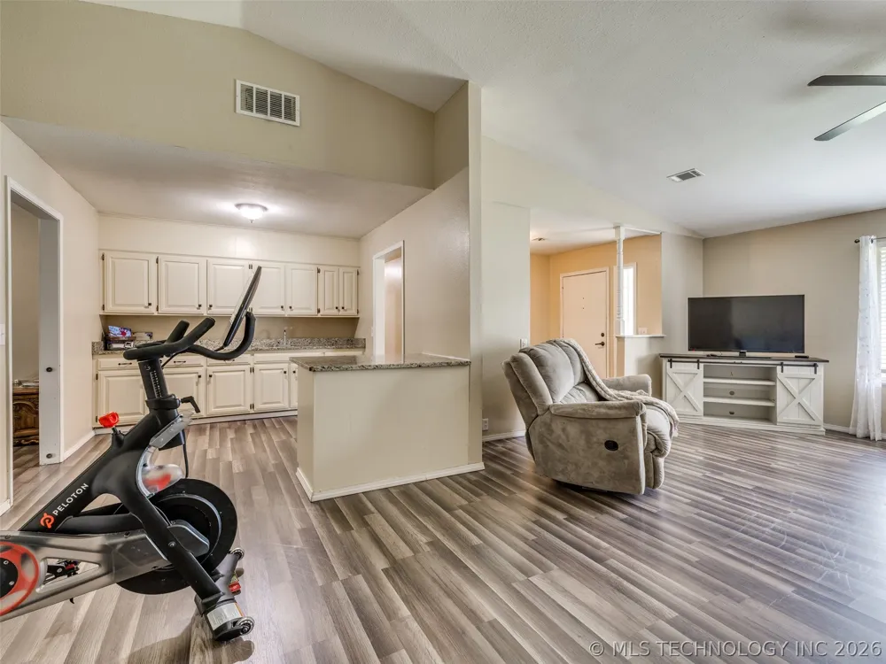 1201 Guinn Lane Bartlesville, OK 74006