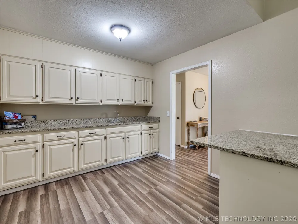 1201 Guinn Lane Bartlesville, OK 74006