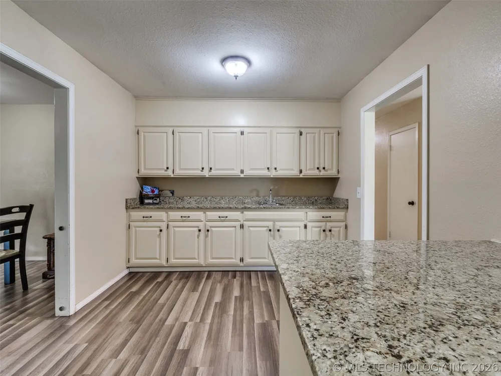 1201 Guinn Lane Bartlesville, OK 74006