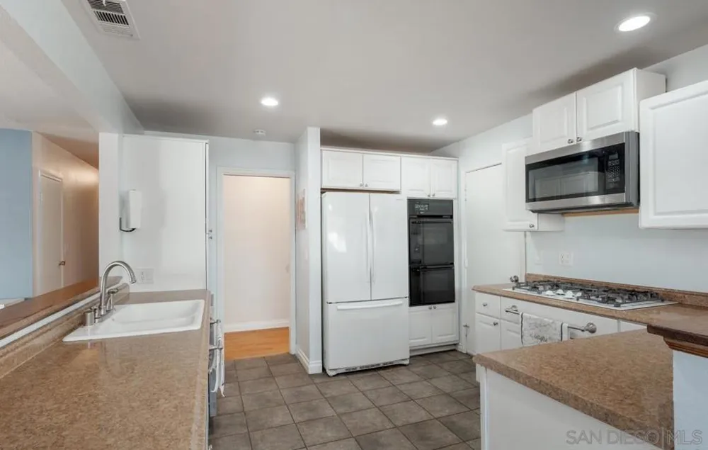 1411 Cornwall Spring Valley, CA 91977