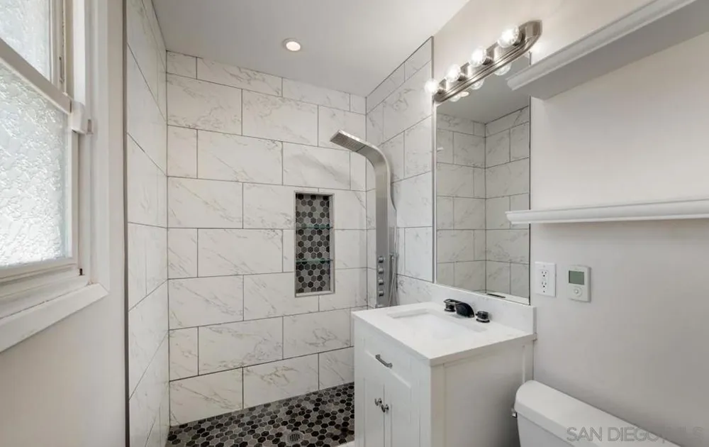 1411 Cornwall Spring Valley, CA 91977