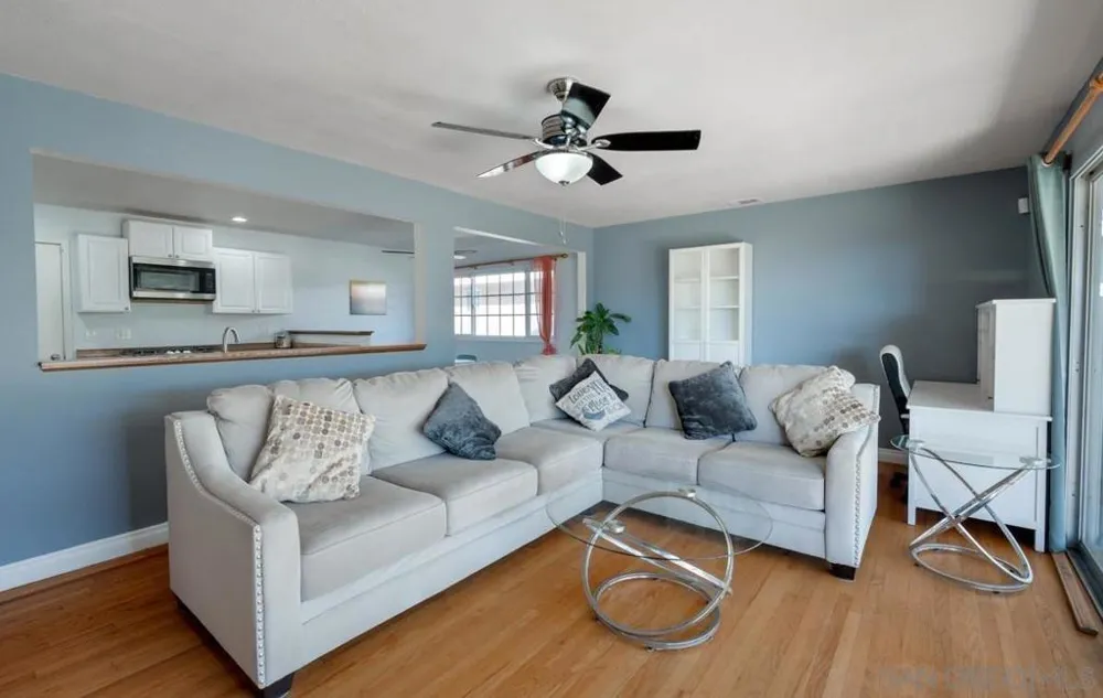 1411 Cornwall Spring Valley, CA 91977