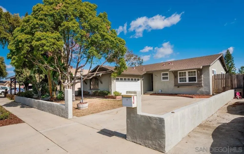 1411 Cornwall Spring Valley, CA 91977