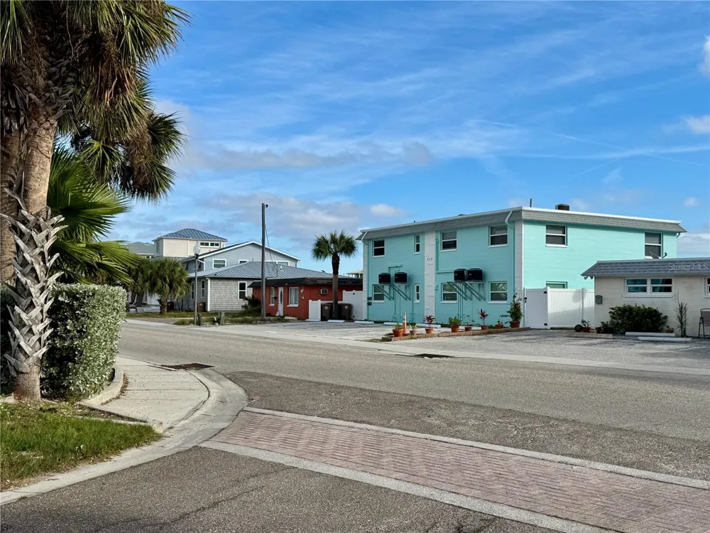 117 140TH AVENUE E #A Madeira Beach, FL 33708