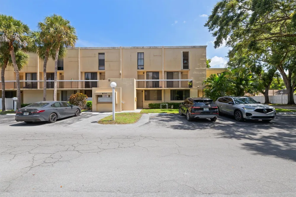 8701 SW 30th Street #211 Davie, FL 33328