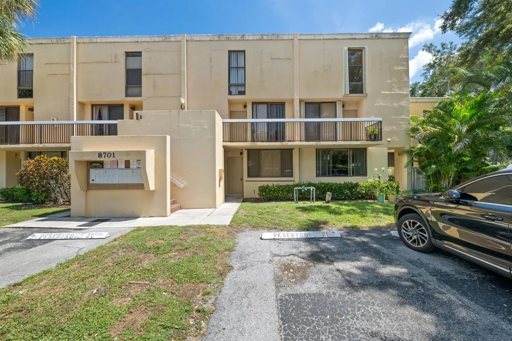 8701 SW 30th Street #211 Davie, FL 33328