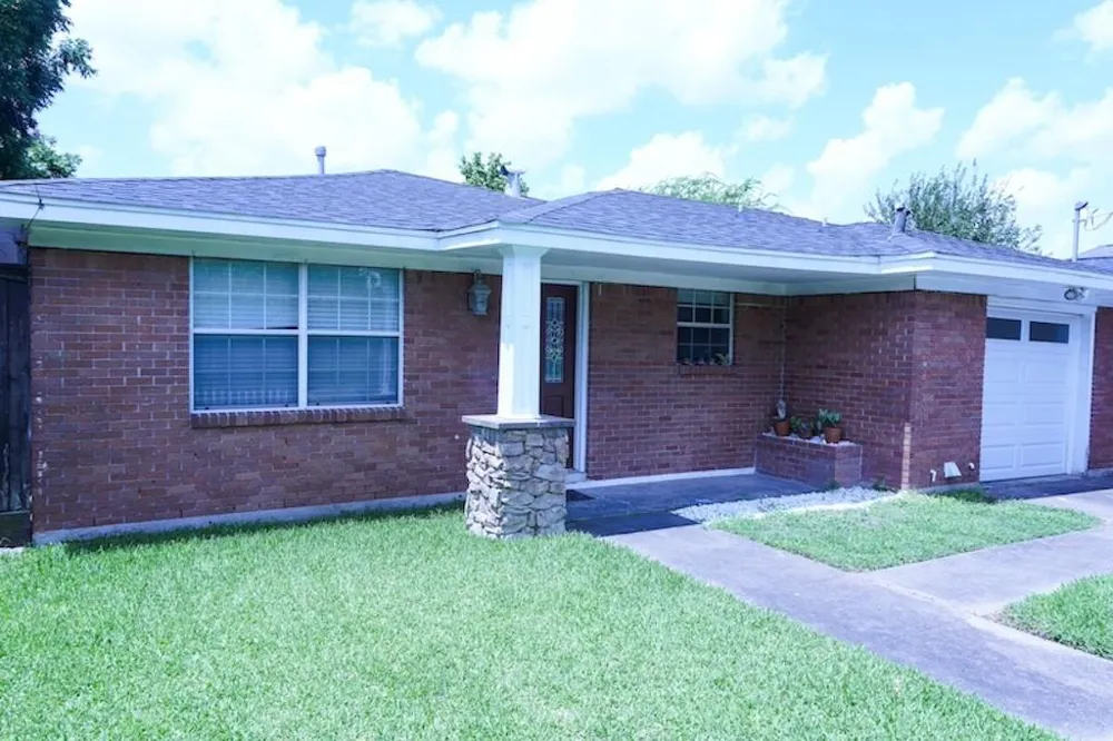 7818 Avenue F Houston, TX 77012