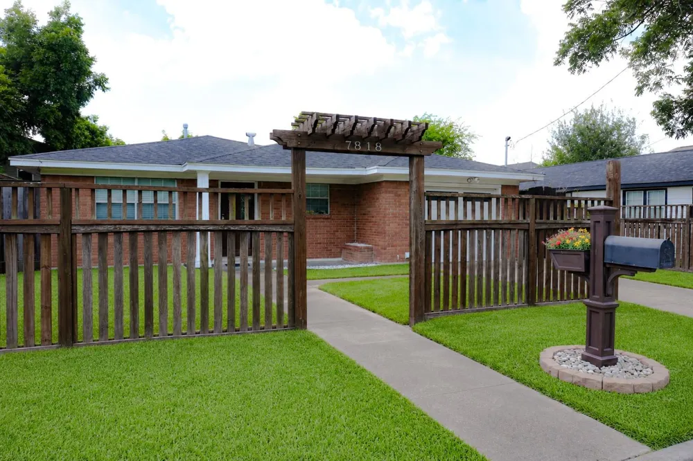 7818 Avenue F Houston, TX 77012
