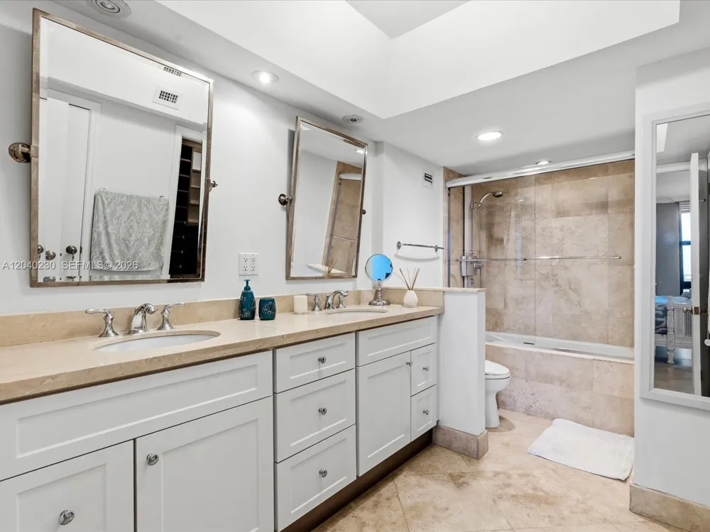 1121 Crandon Blvd #E1205 Key Biscayne, FL 33149