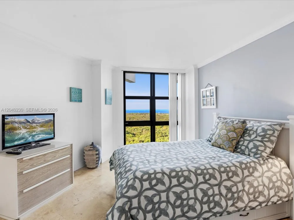 1121 Crandon Blvd #E1205 Key Biscayne, FL 33149