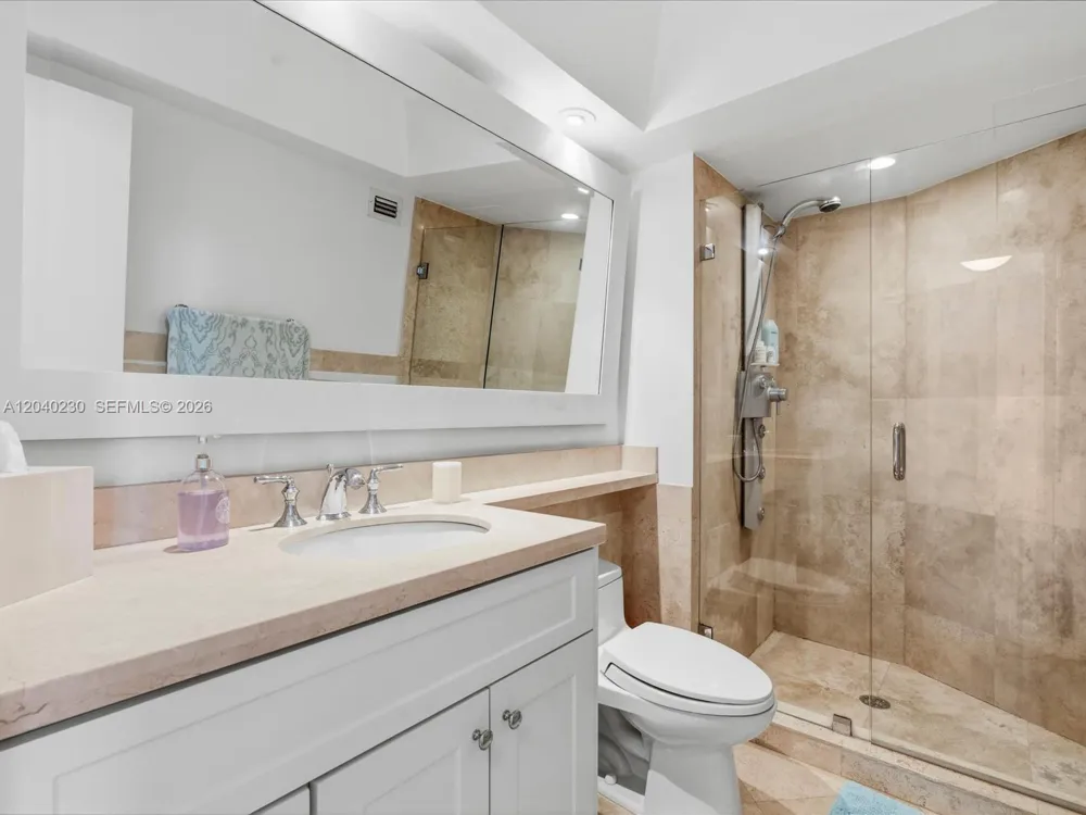 1121 Crandon Blvd #E1205 Key Biscayne, FL 33149