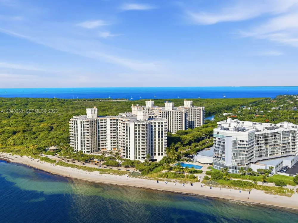 1121 Crandon Blvd #E1205 Key Biscayne, FL 33149