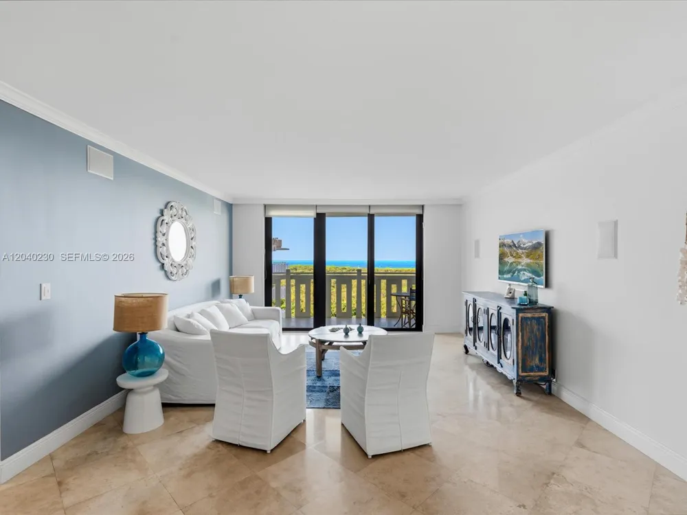 1121 Crandon Blvd #E1205 Key Biscayne, FL 33149