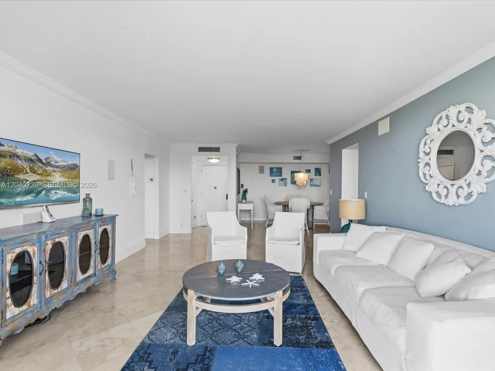 1121 Crandon Blvd #E1205 Key Biscayne, FL 33149