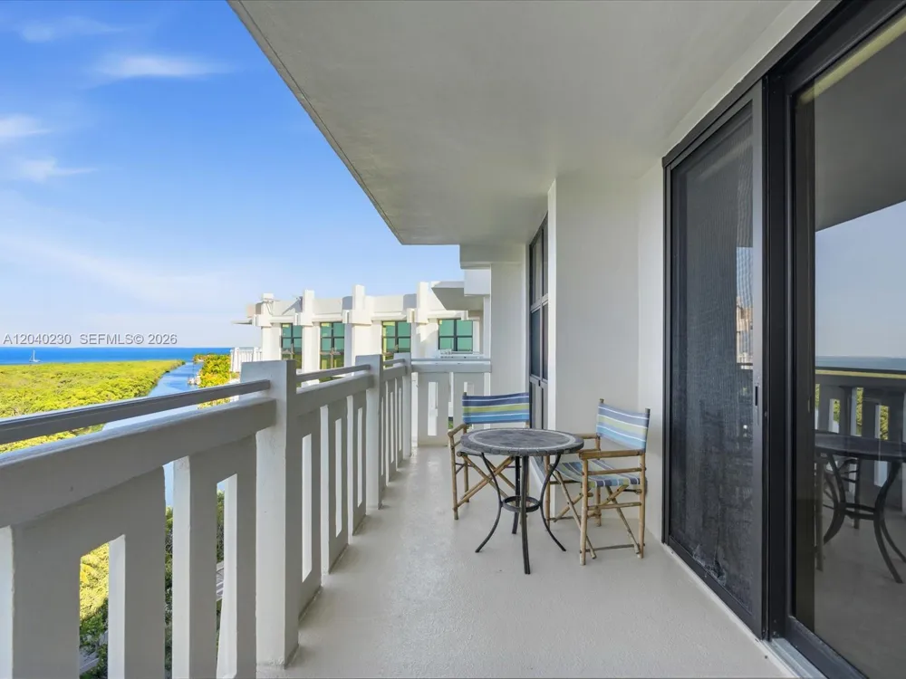 1121 Crandon Blvd #E1205 Key Biscayne, FL 33149