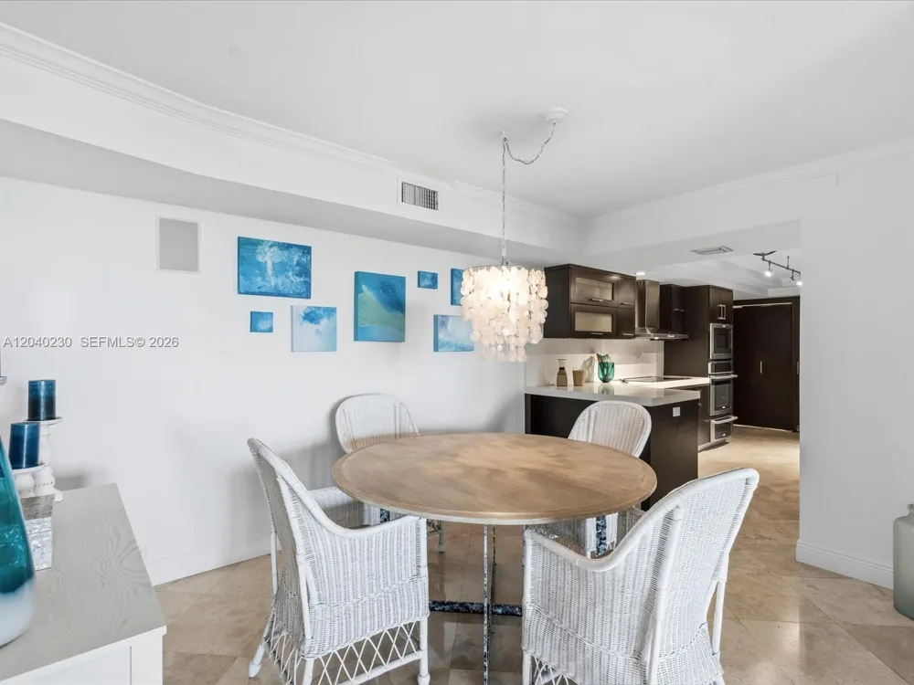 1121 Crandon Blvd #E1205 Key Biscayne, FL 33149