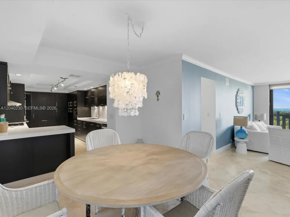 1121 Crandon Blvd #E1205 Key Biscayne, FL 33149