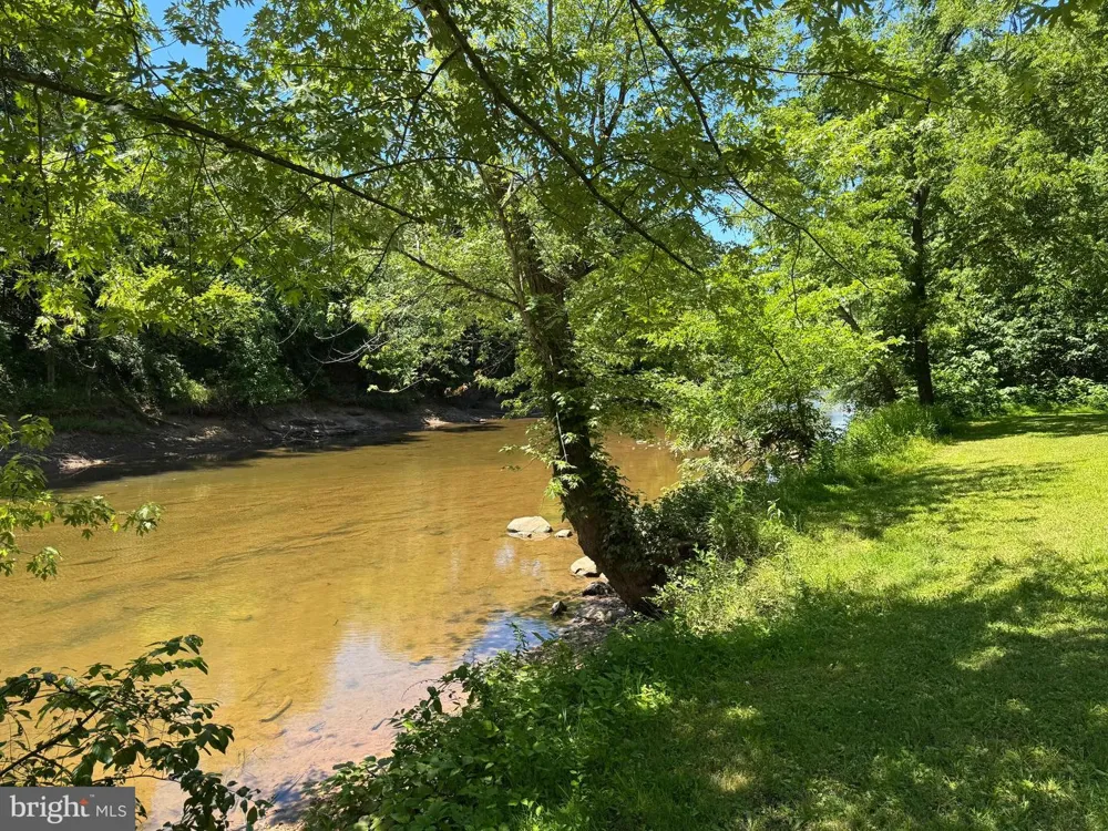 19955 YOUNGS CLIFF ROAD Sterling, VA 20165