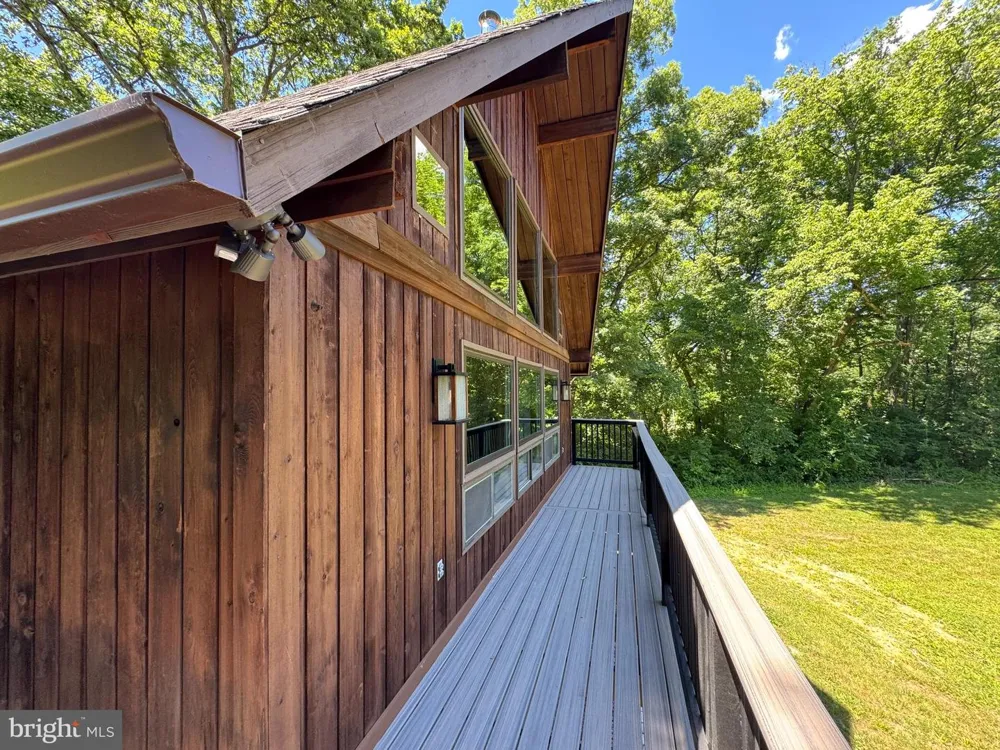 19955 YOUNGS CLIFF ROAD Sterling, VA 20165