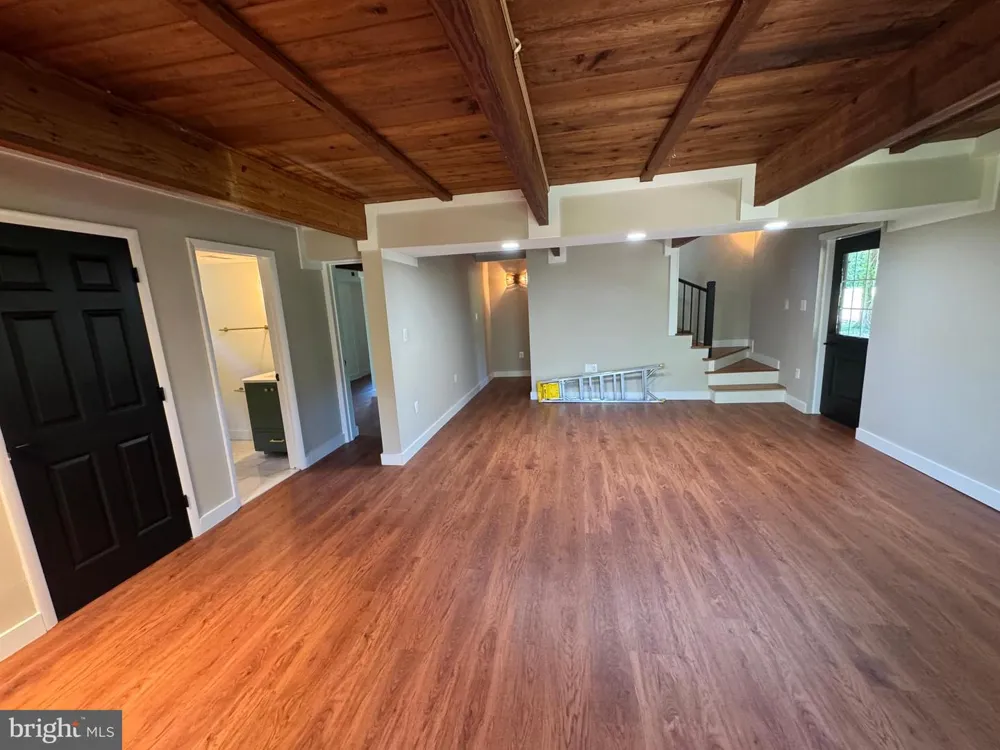 19955 YOUNGS CLIFF ROAD Sterling, VA 20165