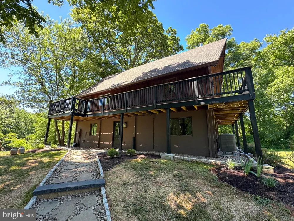 19955 YOUNGS CLIFF ROAD Sterling, VA 20165