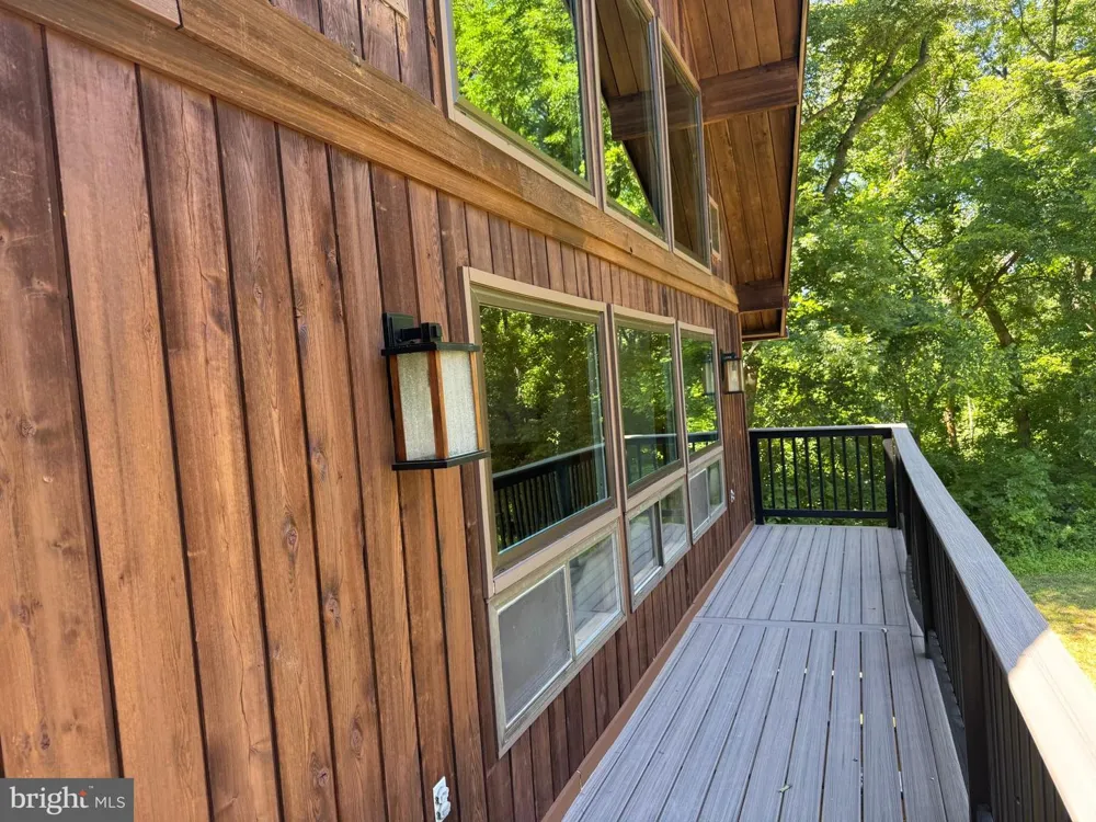 19955 YOUNGS CLIFF ROAD Sterling, VA 20165
