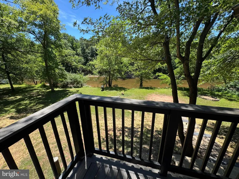 19955 YOUNGS CLIFF ROAD Sterling, VA 20165