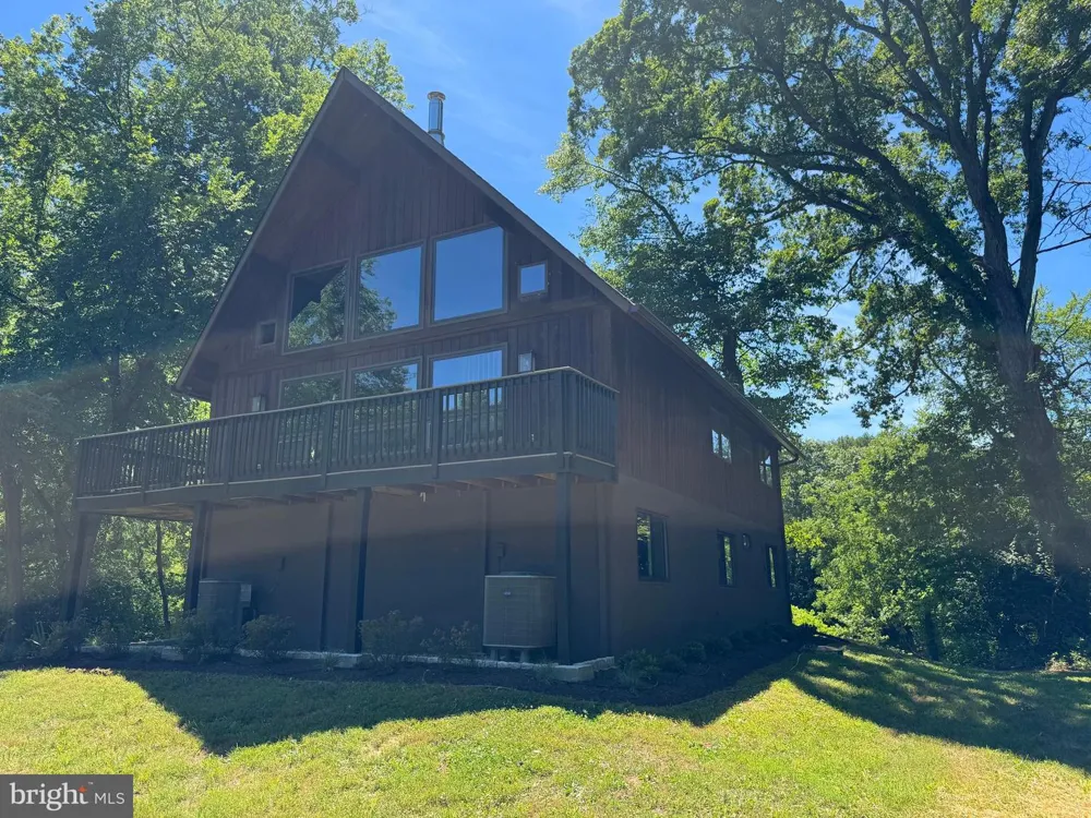19955 YOUNGS CLIFF ROAD Sterling, VA 20165