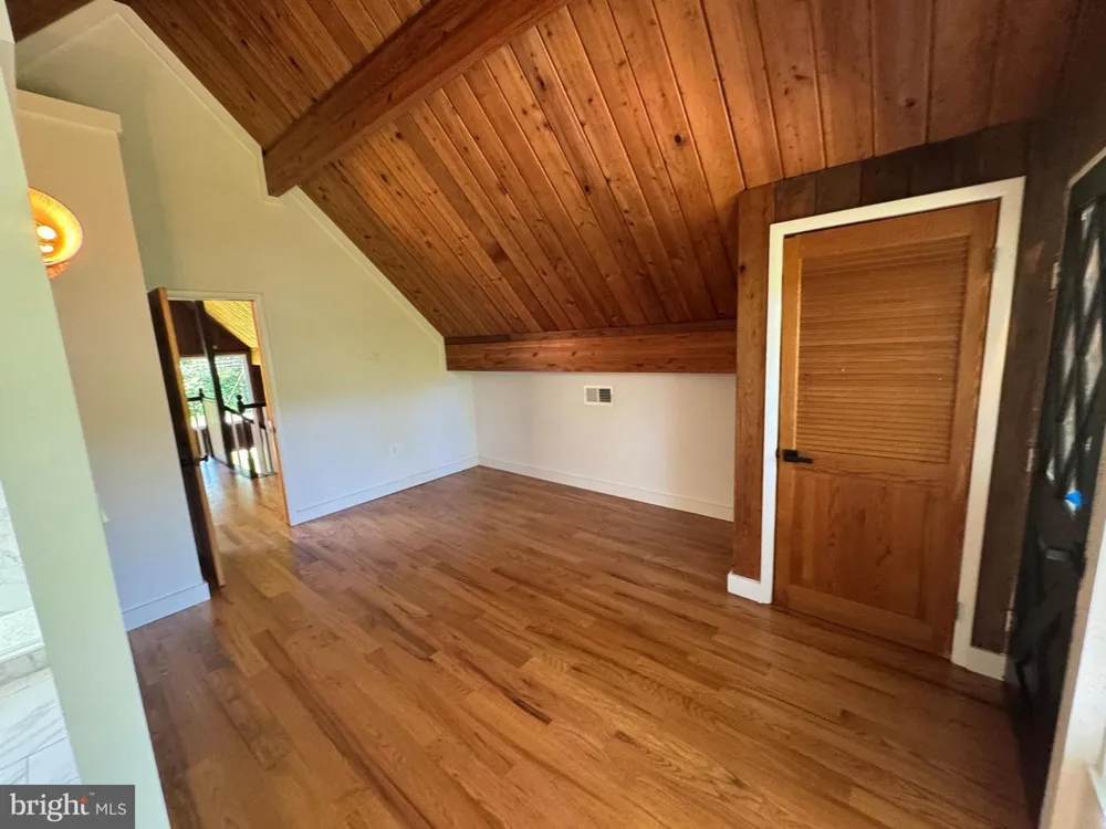 19955 YOUNGS CLIFF ROAD Sterling, VA 20165