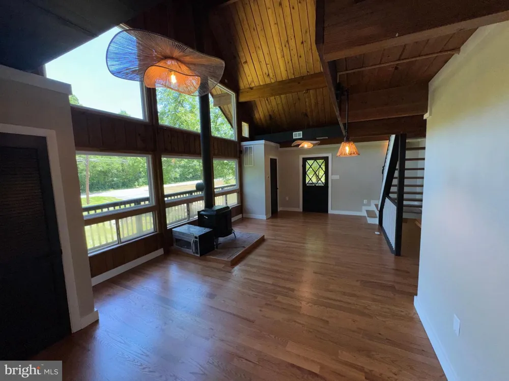 19955 YOUNGS CLIFF ROAD Sterling, VA 20165