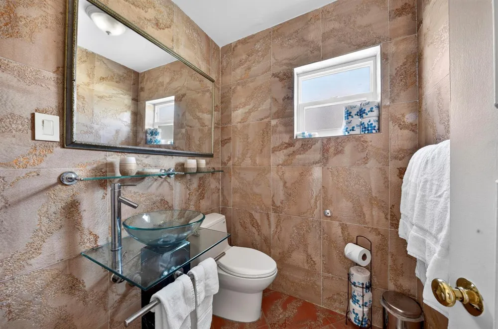 1225 Hillsboro Mile #Villa H2 Hillsboro Beach, FL 33062