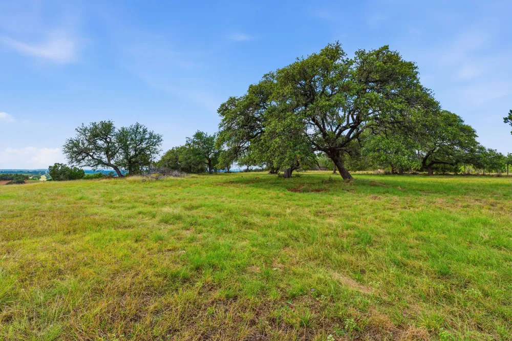 3230 W Fitzhugh Road Dripping Springs, TX 78620