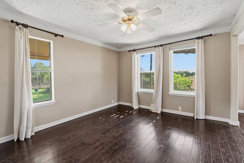 3230 W Fitzhugh Road Dripping Springs, TX 78620