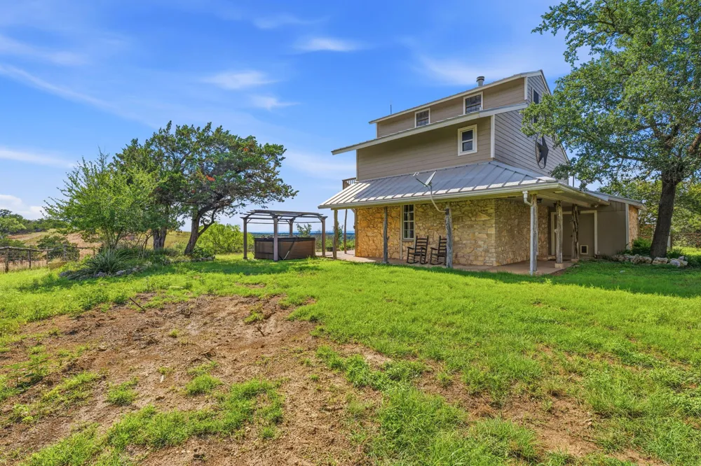 3230 W Fitzhugh Road Dripping Springs, TX 78620