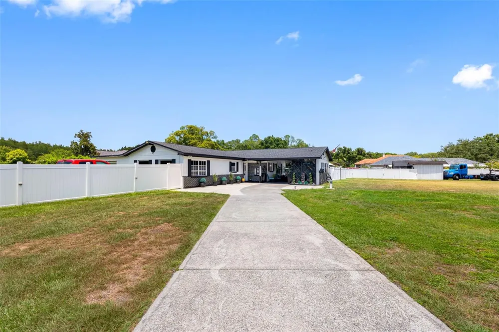 5515 LAKE LE CLARE ROAD Lutz, FL 33558