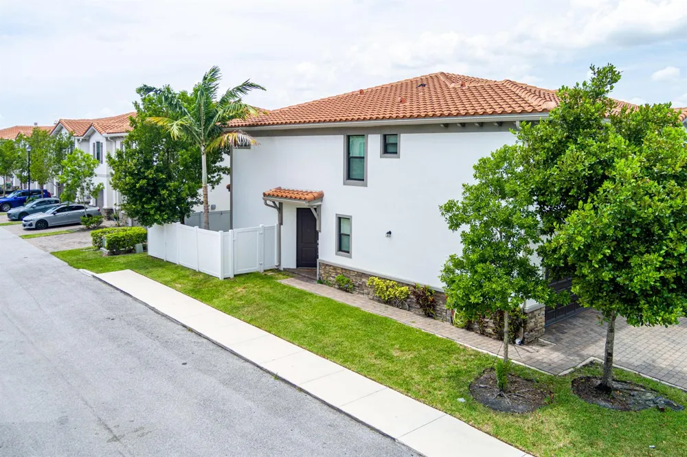 1009 Sweet Briar Lane Riviera Beach, FL 33410
