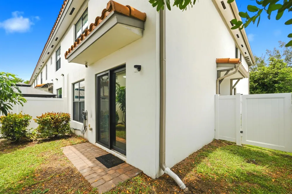1009 Sweet Briar Lane Riviera Beach, FL 33410
