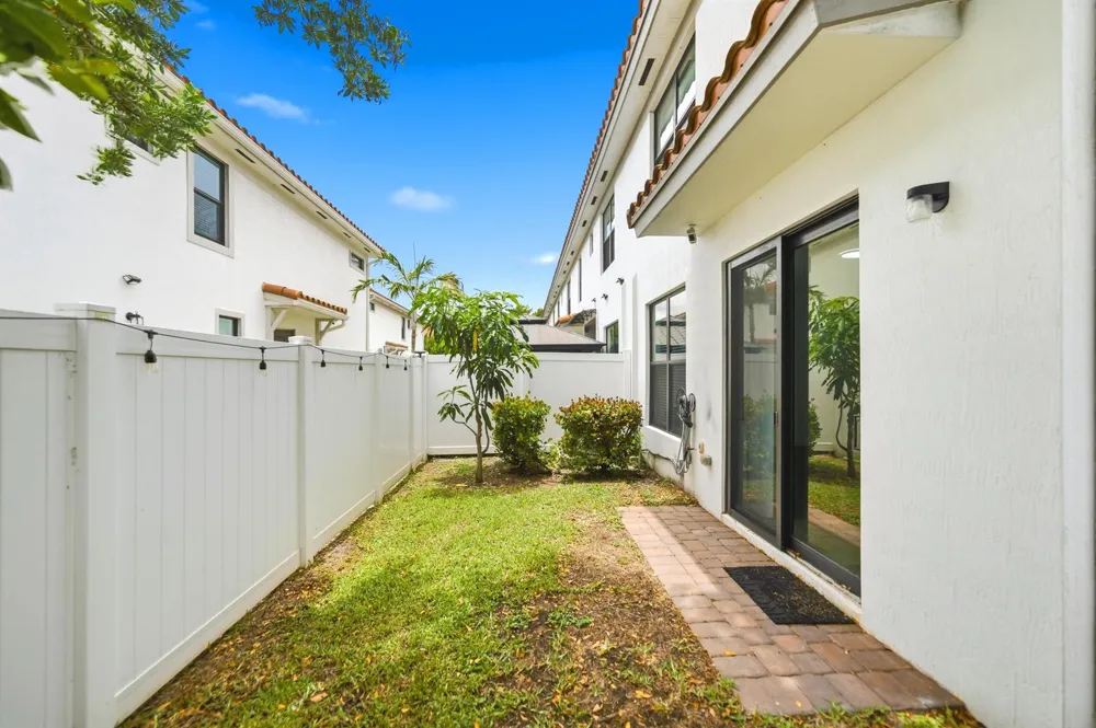1009 Sweet Briar Lane Riviera Beach, FL 33410