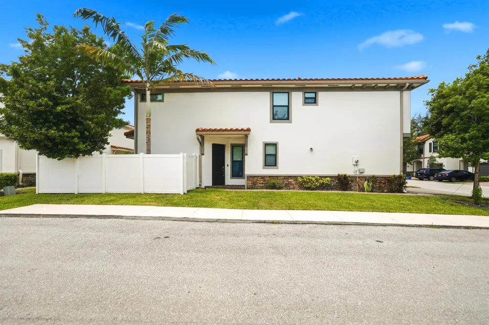 1009 Sweet Briar Lane Riviera Beach, FL 33410