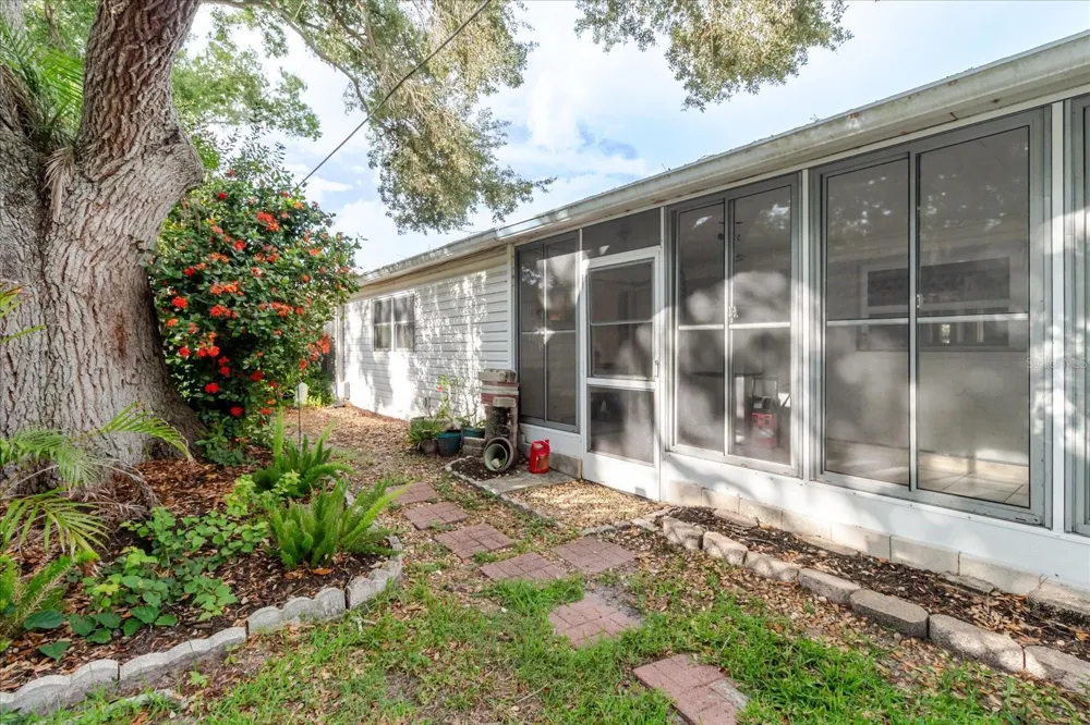 1201 CARA DRIVE Largo, FL 33771