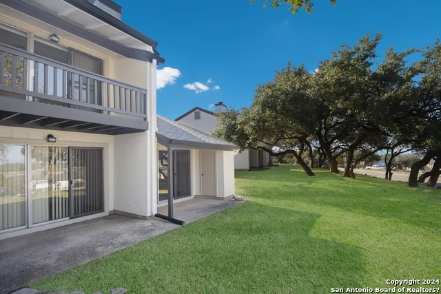 1101 PARKVIEW DR #B15 Canyon Lake, TX 78133