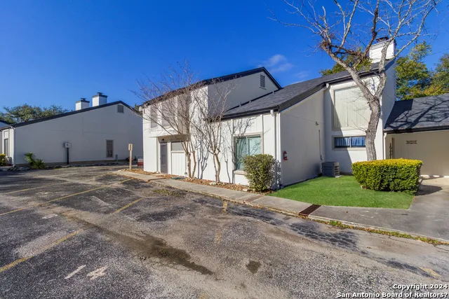 1101 PARKVIEW DR #B15 Canyon Lake, TX 78133