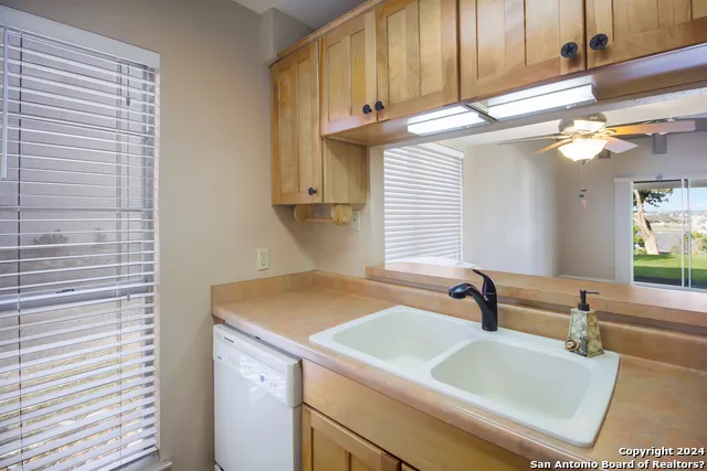 1101 PARKVIEW DR #B15 Canyon Lake, TX 78133
