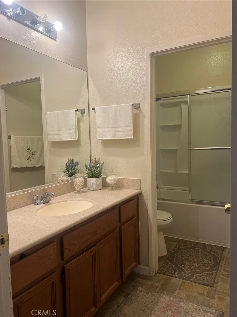 15993 CARMELIA DRIVE Victorville, CA 92394