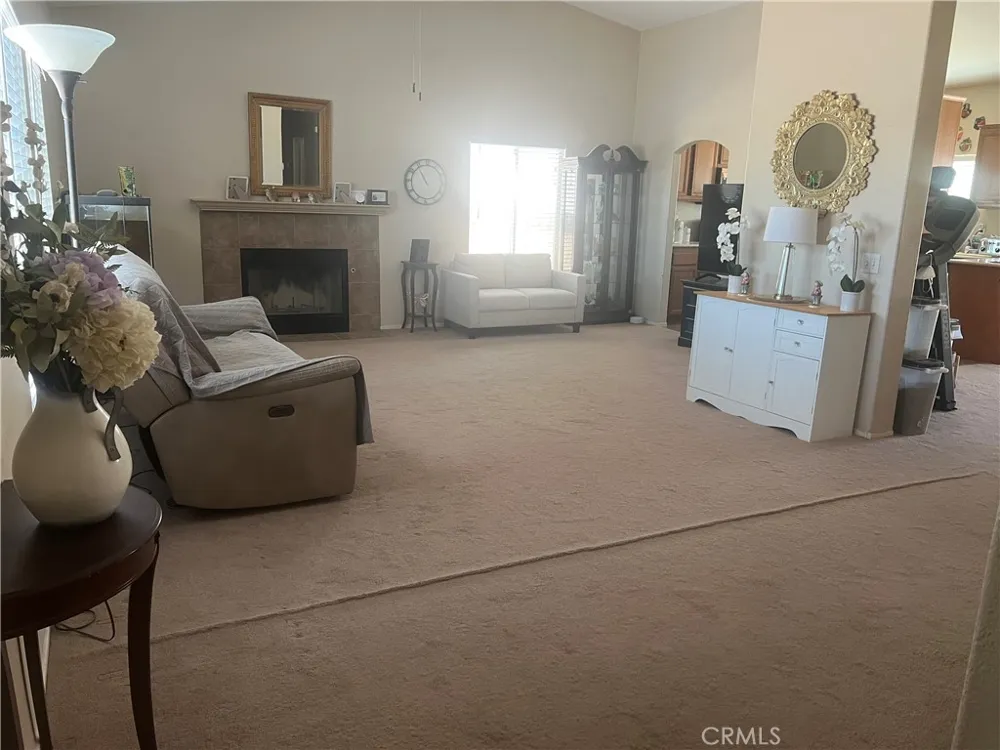15993 CARMELIA DRIVE Victorville, CA 92394